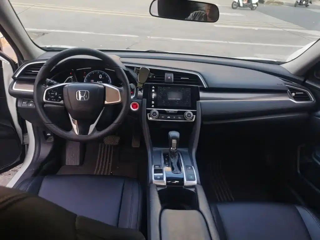 Honda Civic — фото 10