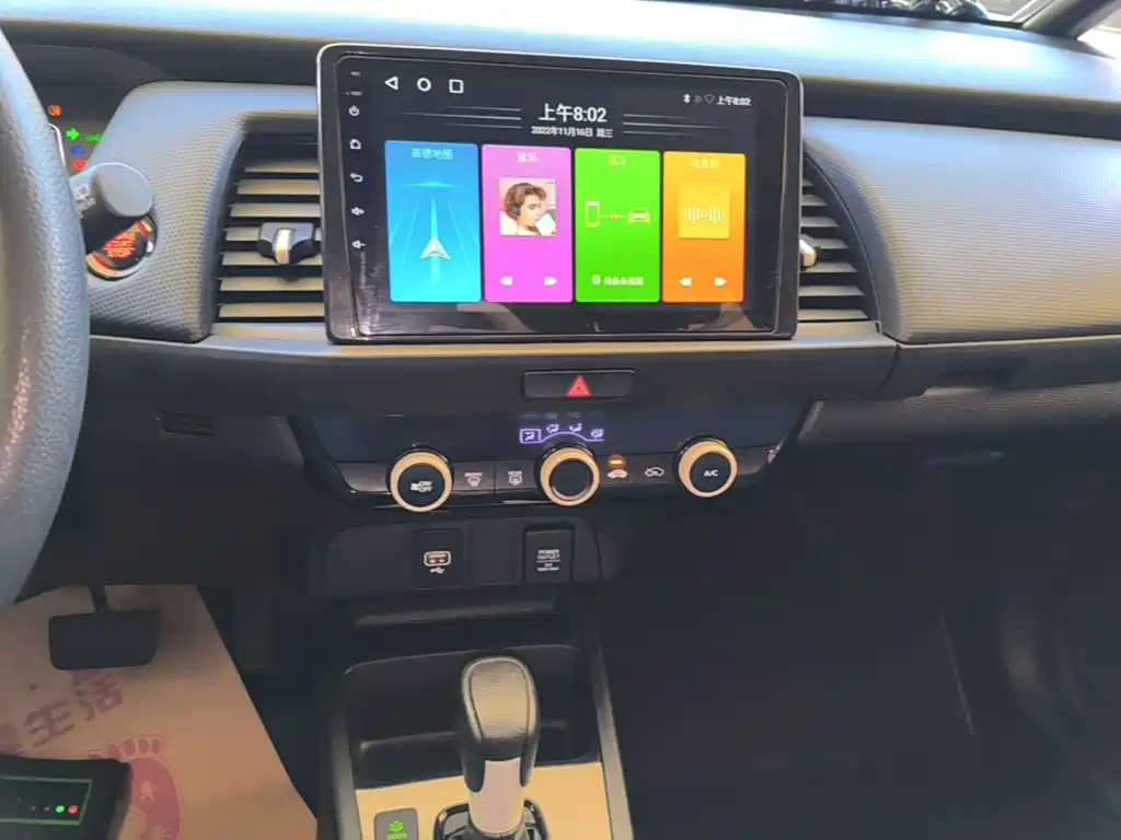 Honda Fit — фото 13