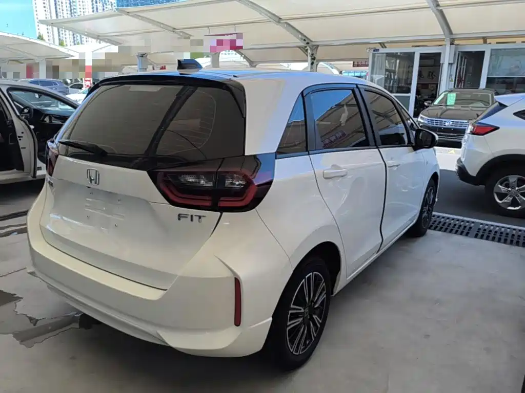 Honda Fit — фото 7