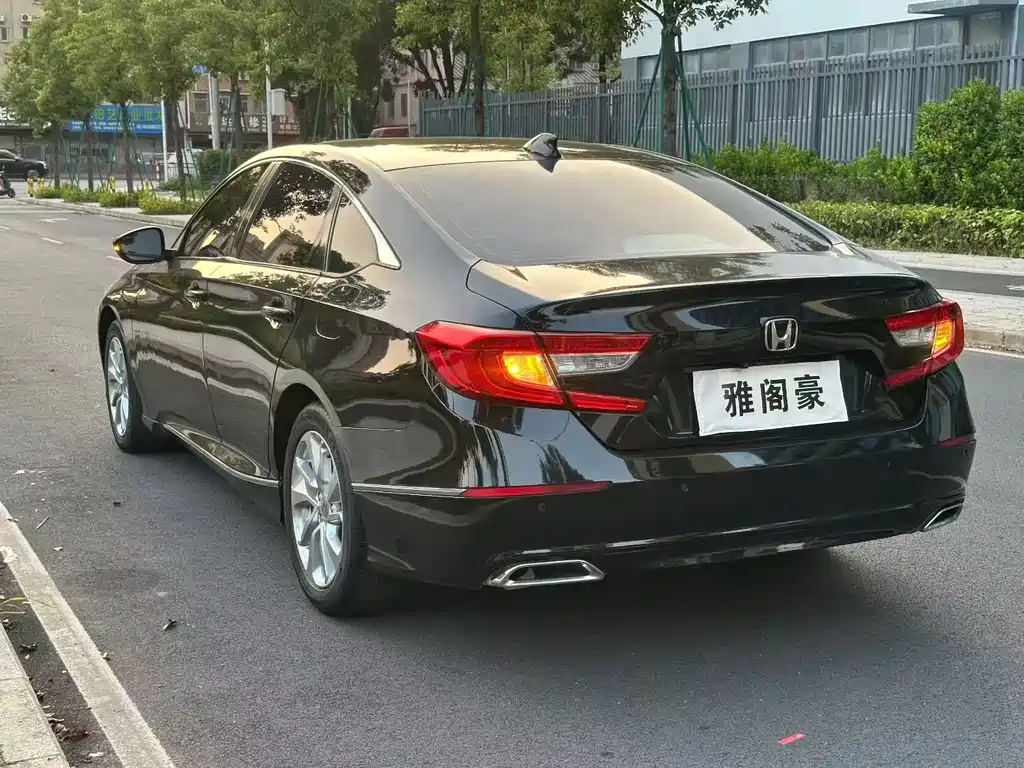 Honda Accord — фото 4