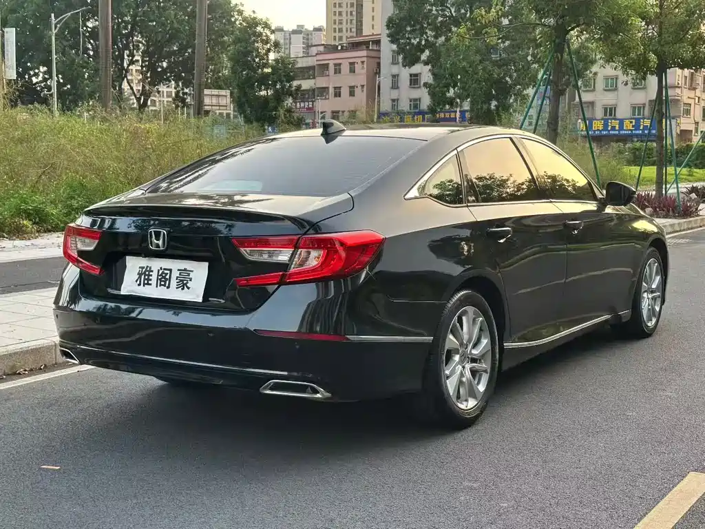Honda Accord — фото 6