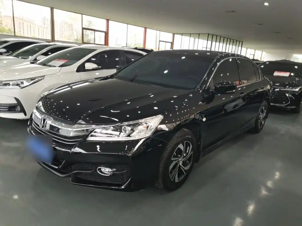 Honda Accord — фото 2