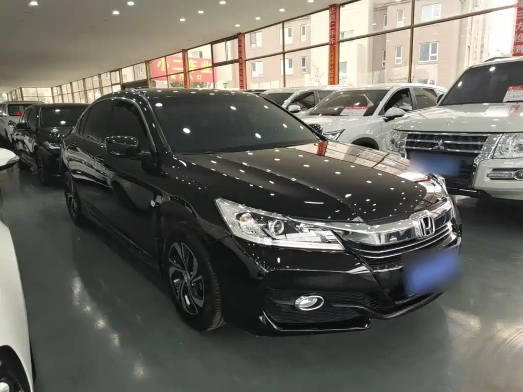 Honda Accord — фото 4