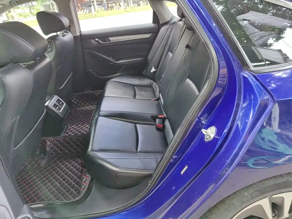 Honda Accord — фото 17