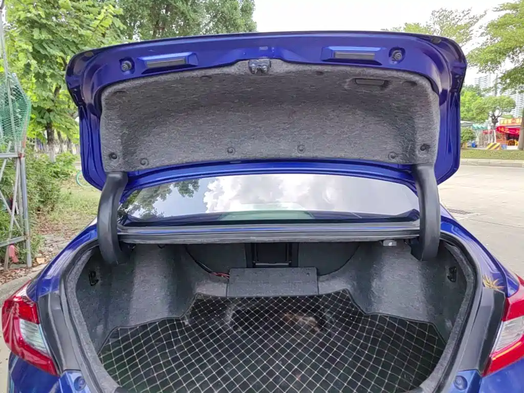 Honda Accord — фото 19