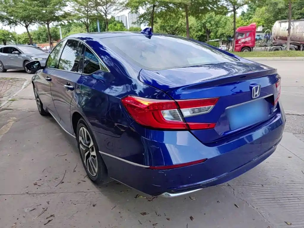 Honda Accord — фото 5