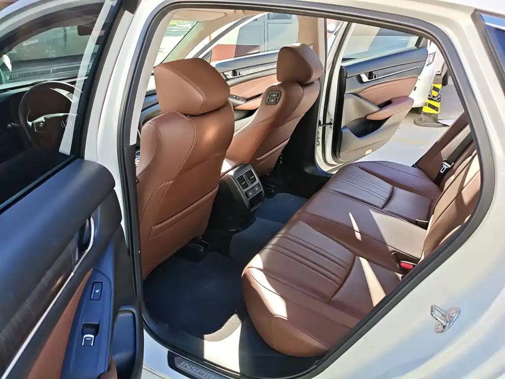 Honda Inspire — фото 11