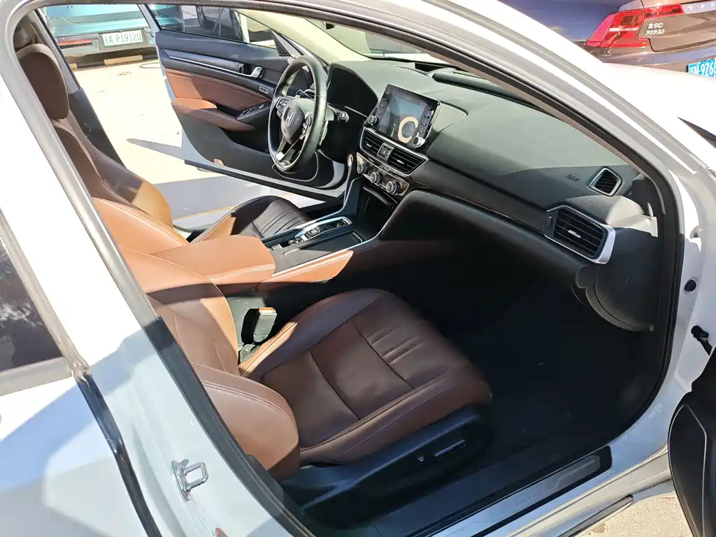 Honda Inspire — фото 14