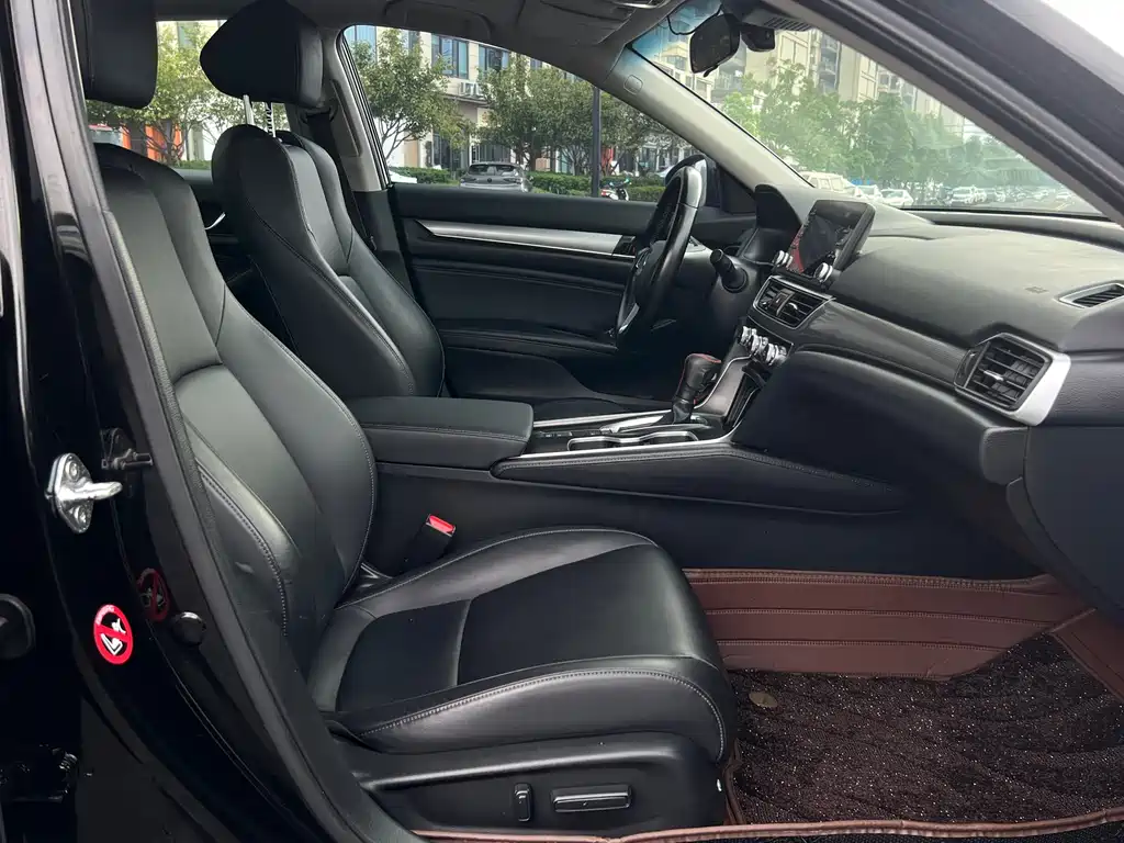Honda Accord — фото 18
