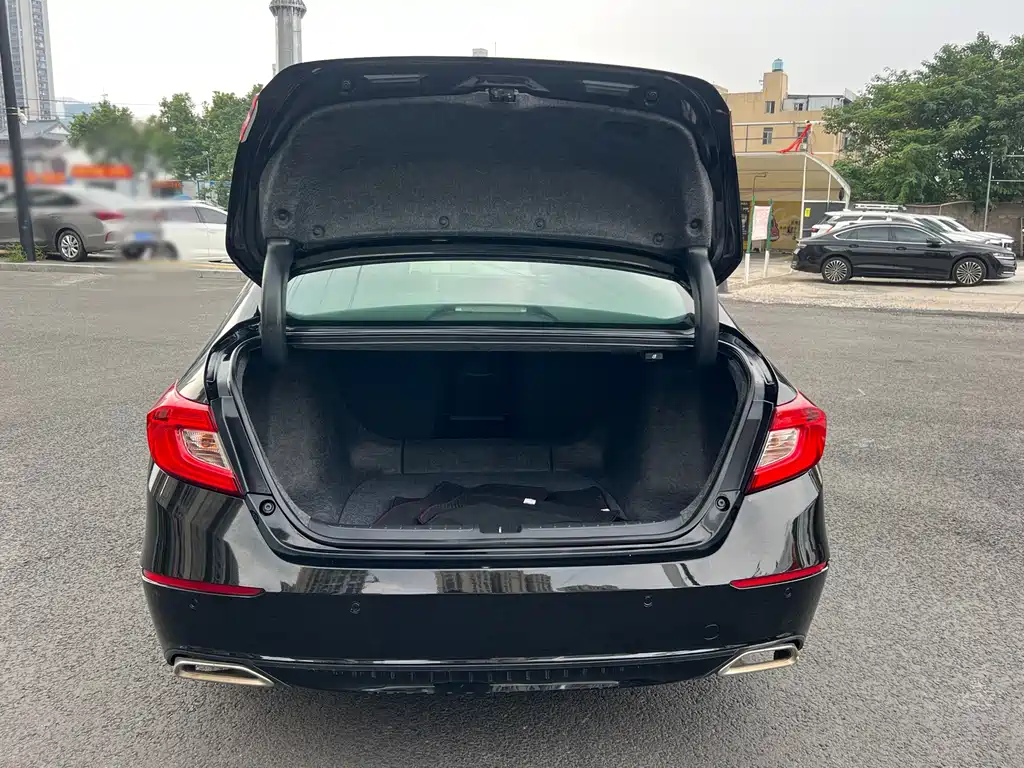 Honda Accord — фото 22