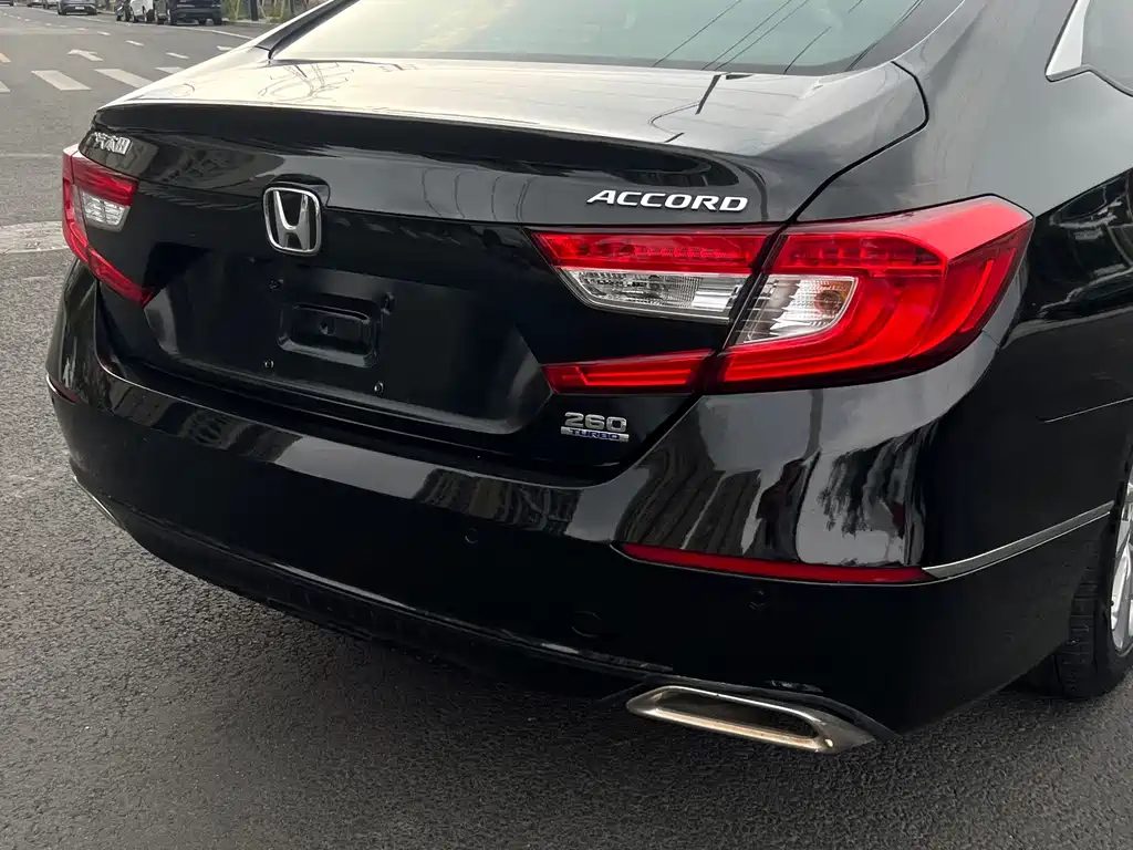 Honda Accord — фото 25
