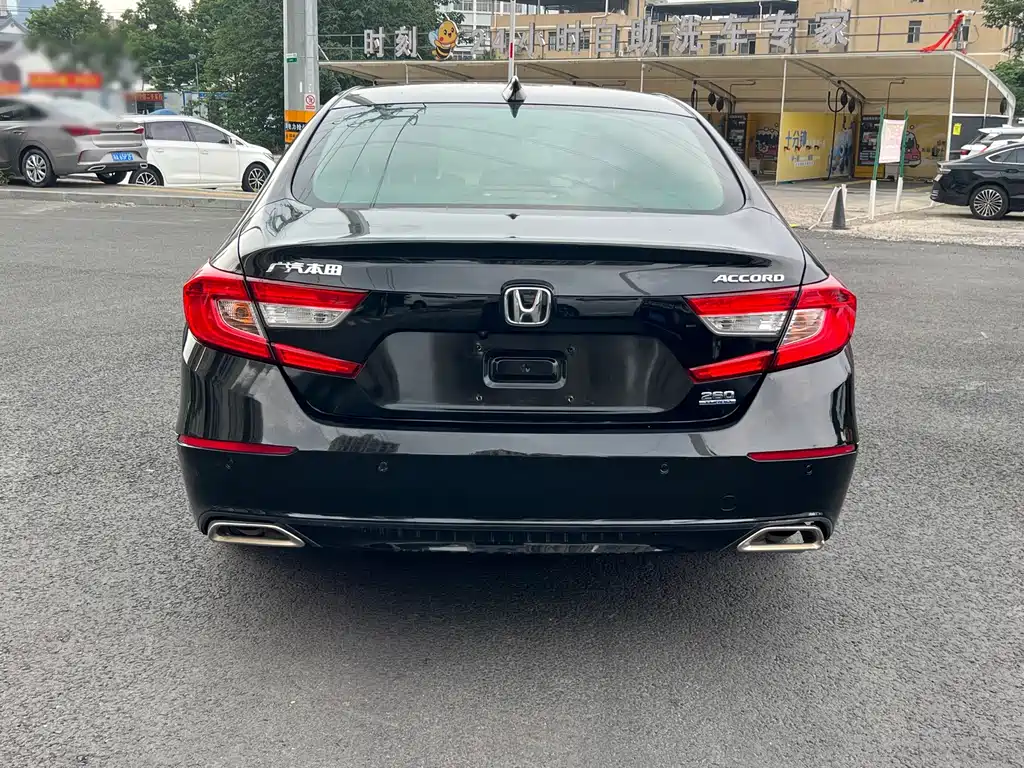 Honda Accord — фото 30