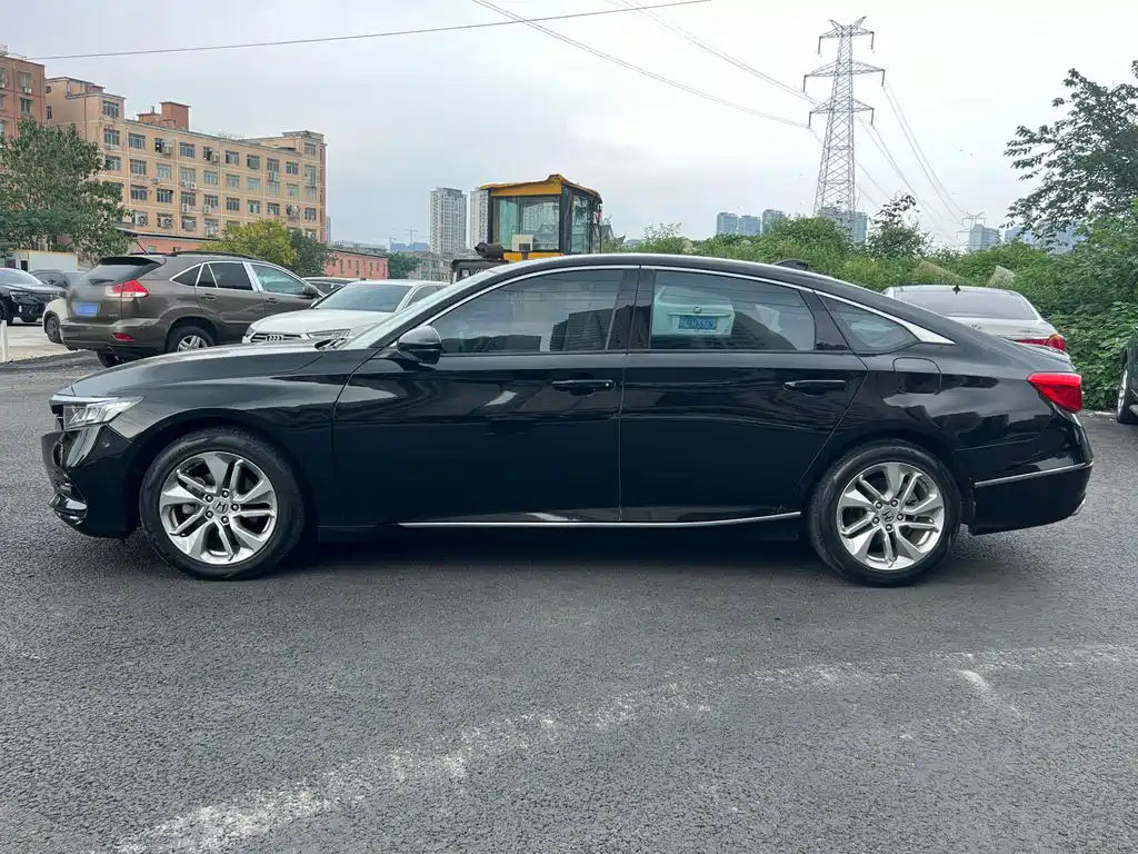 Honda Accord — фото 4