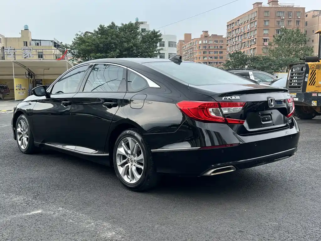 Honda Accord — фото 5