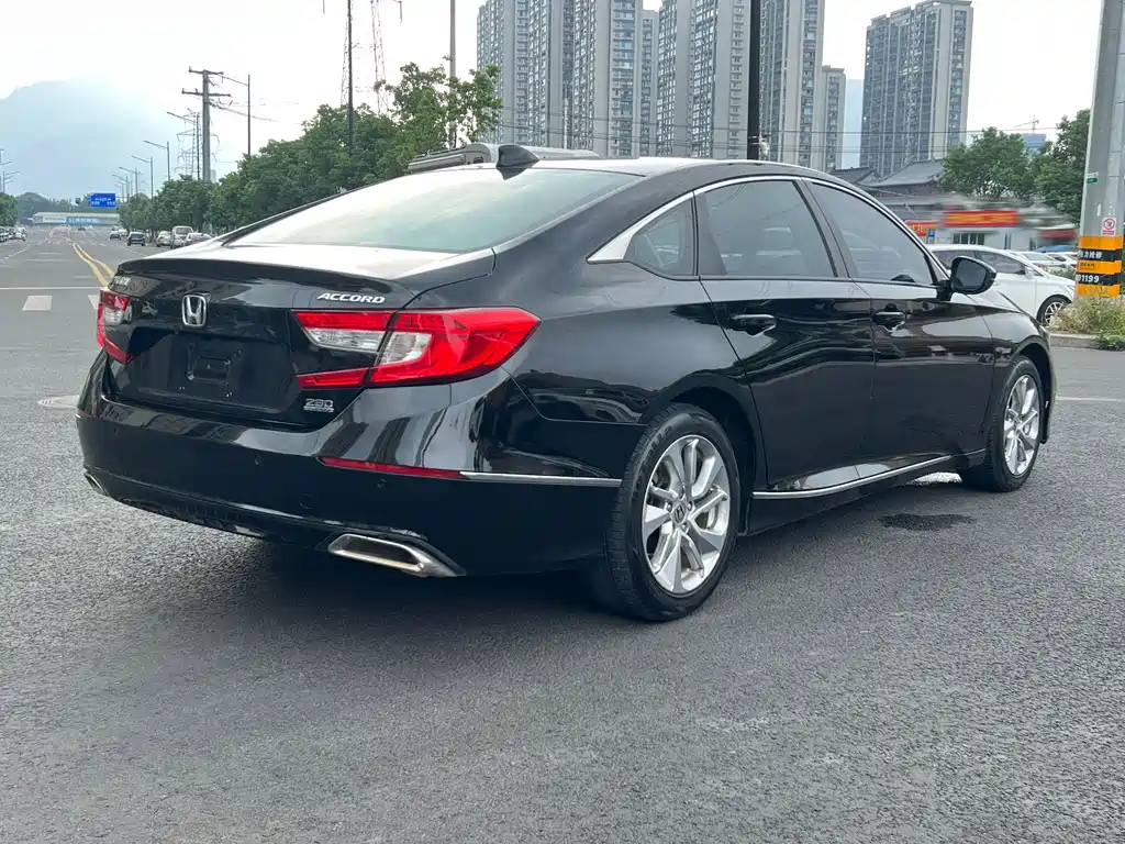 Honda Accord — фото 7