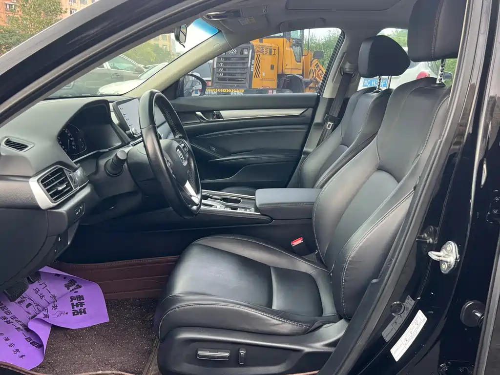 Honda Accord — фото 9