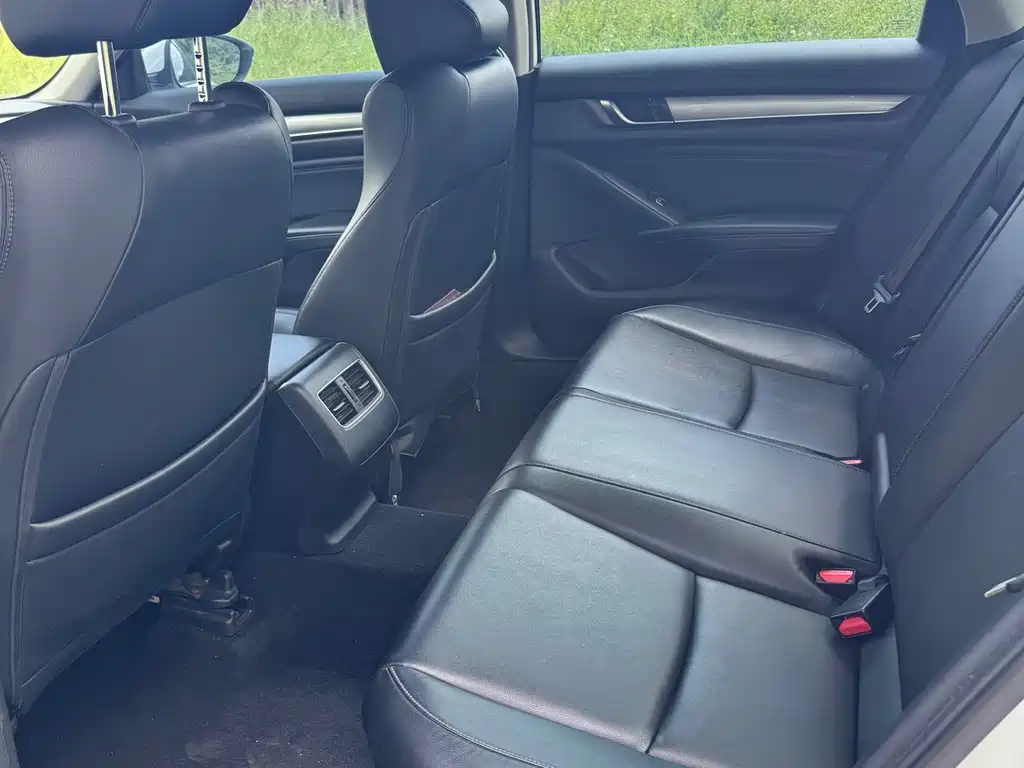 Honda Accord — фото 13