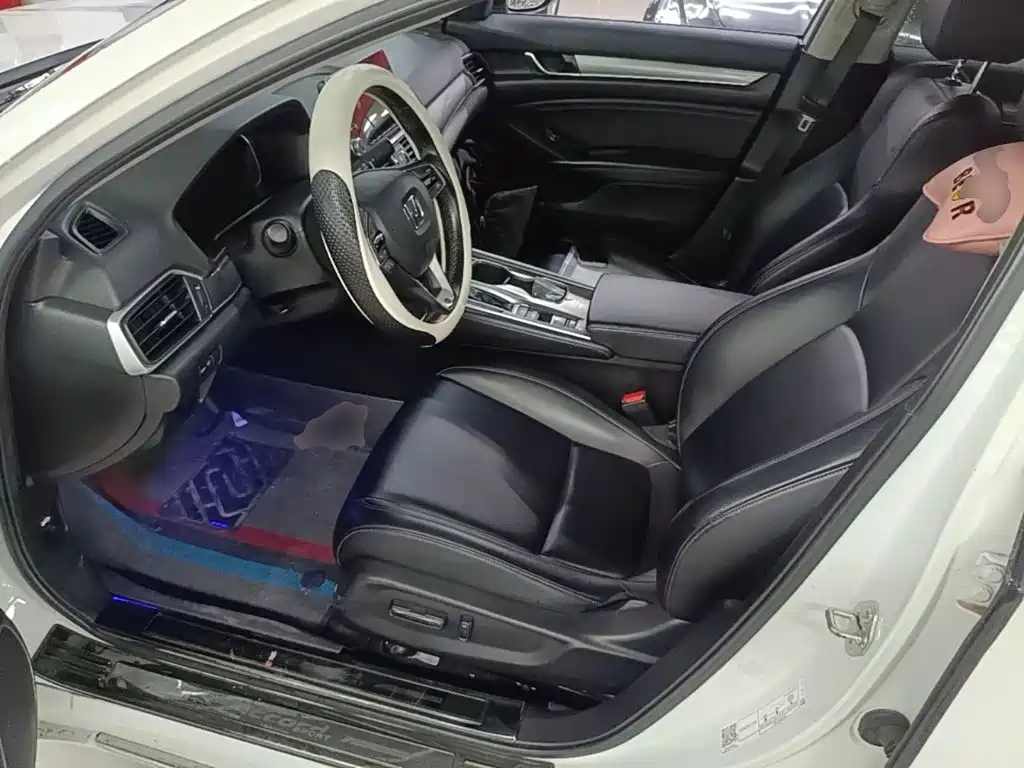 Honda Accord — фото 15