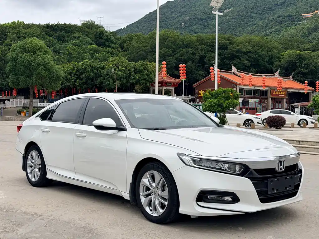 Honda Accord — фото 3
