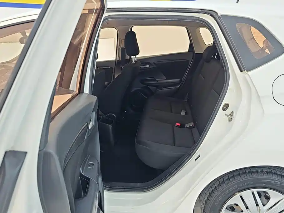 Honda Fit — фото 11