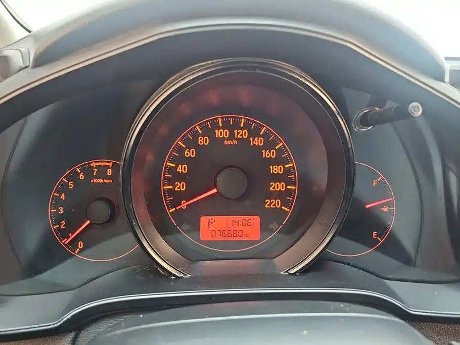 Honda Fit — фото 14