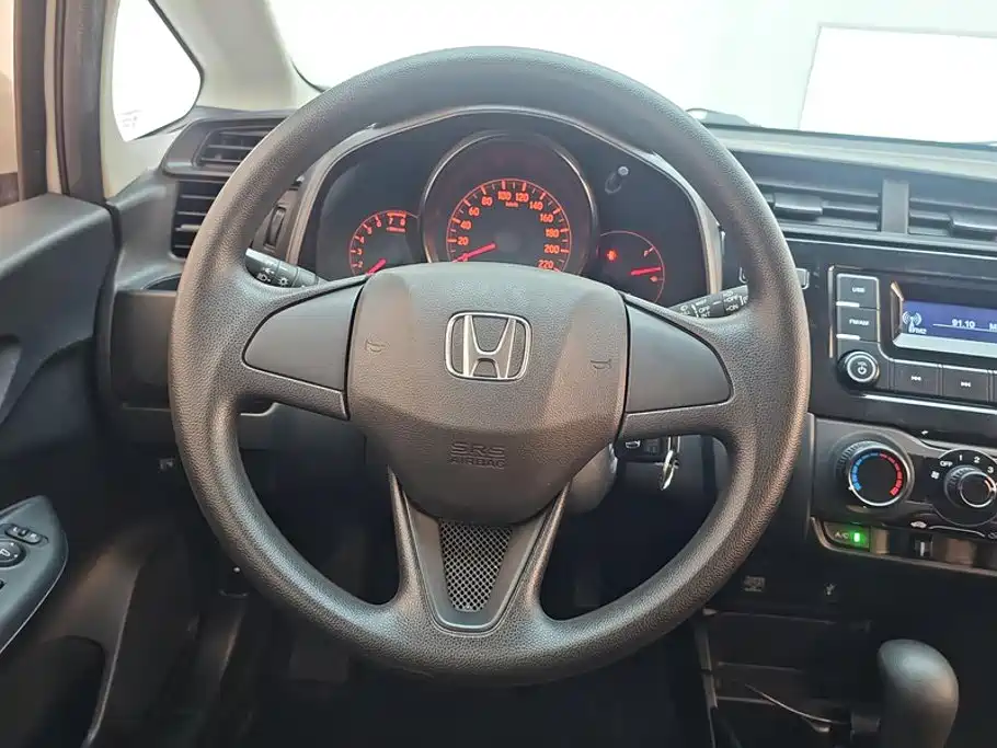 Honda Fit — фото 15