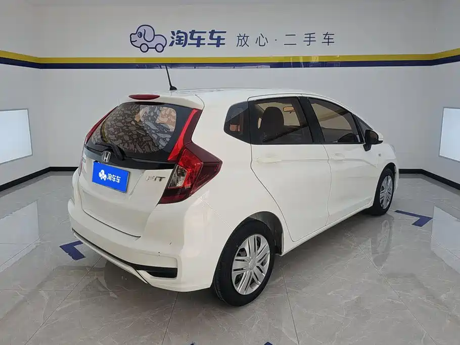 Honda Fit — фото 3