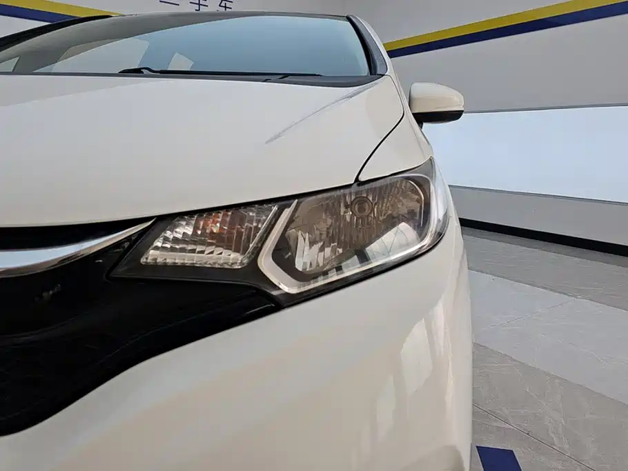 Honda Fit — фото 5