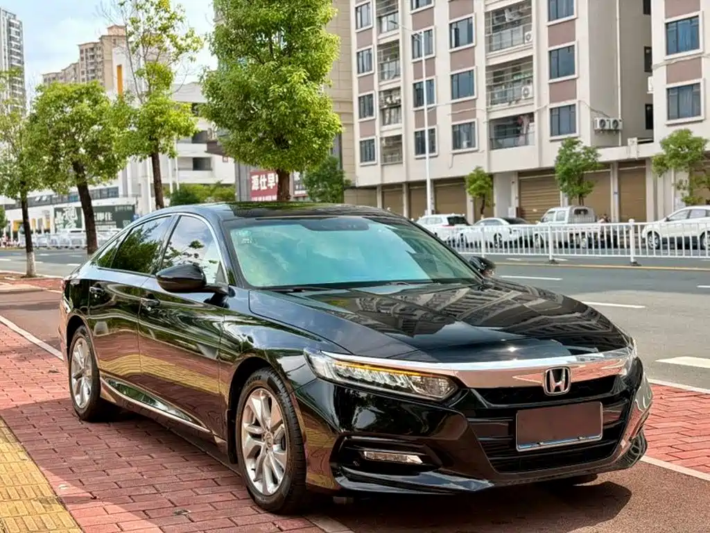 Honda Accord — фото 3