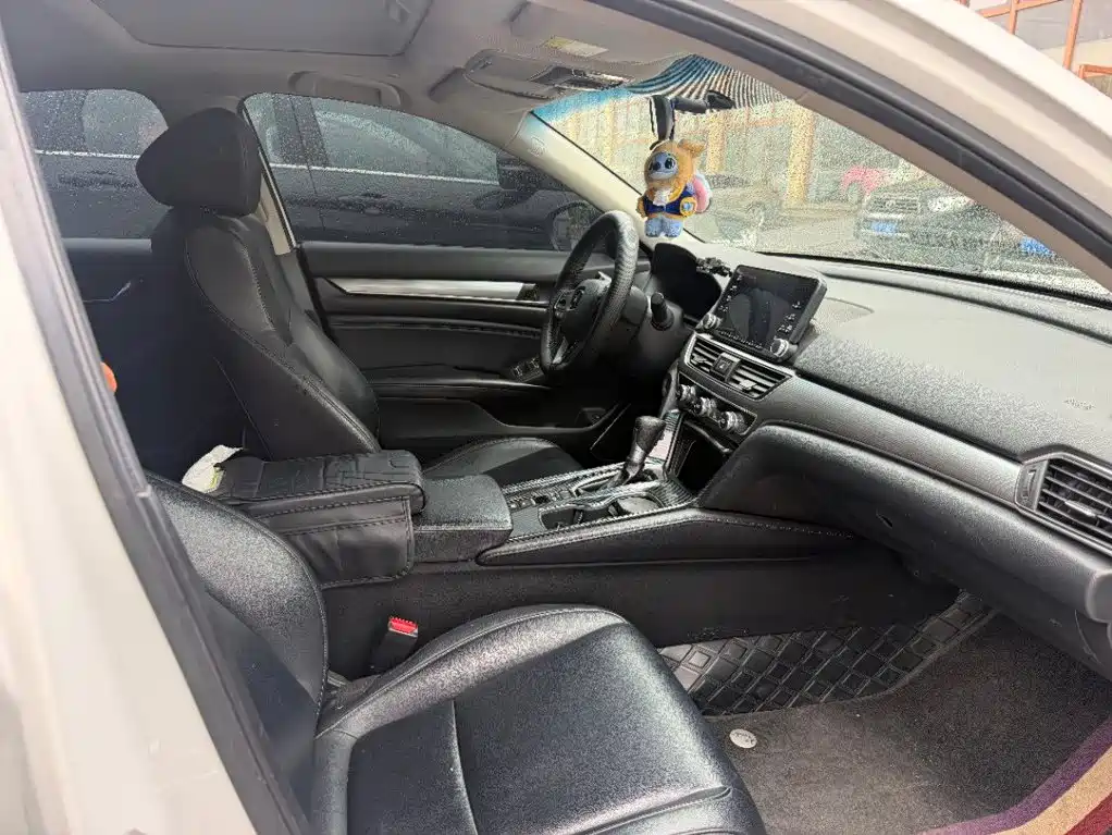 Honda Accord — фото 4