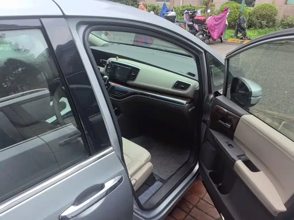Honda Odyssey — фото 19