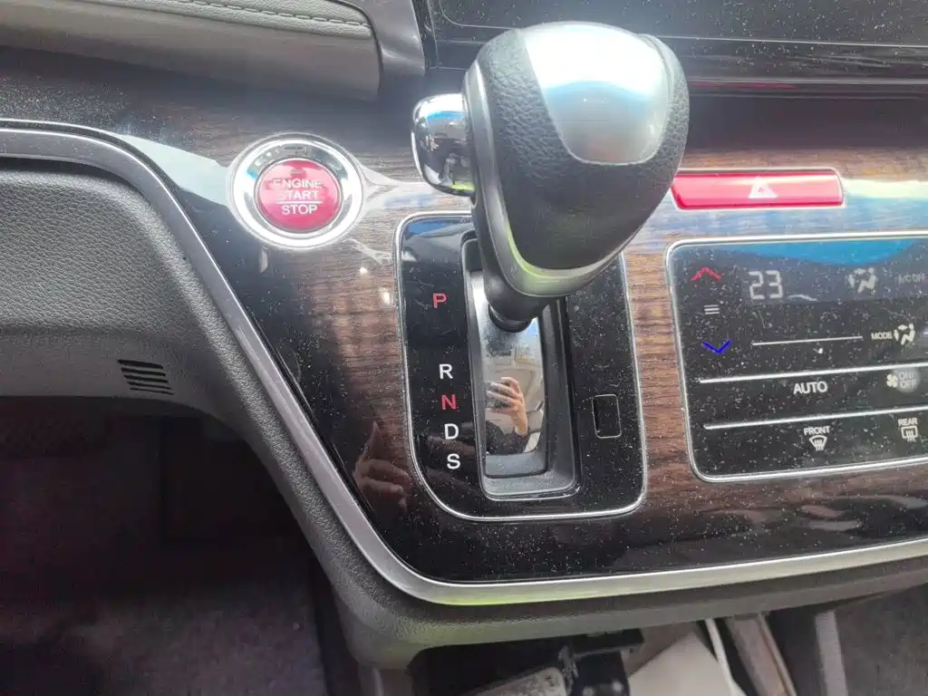 Honda Odyssey — фото 10