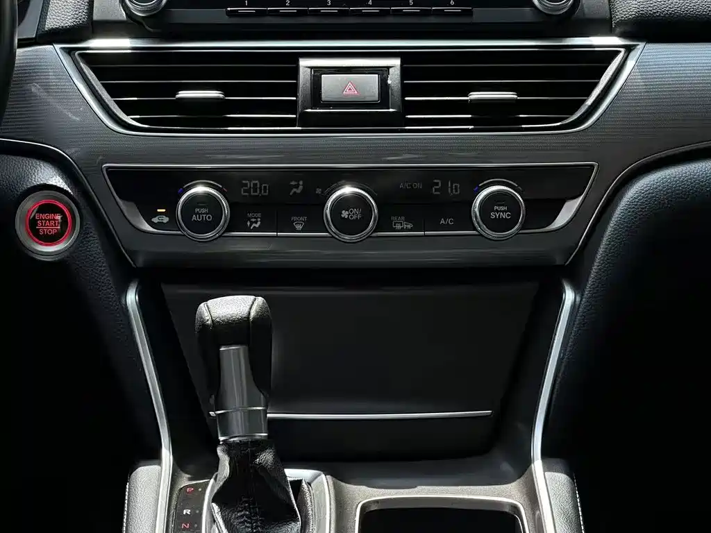 Honda Accord — фото 11