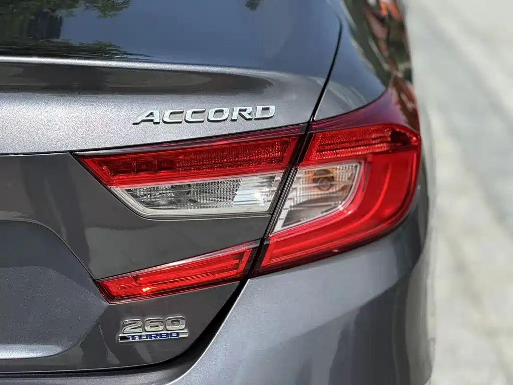 Honda Accord — фото 13