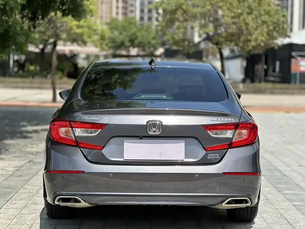 Honda Accord — фото 8