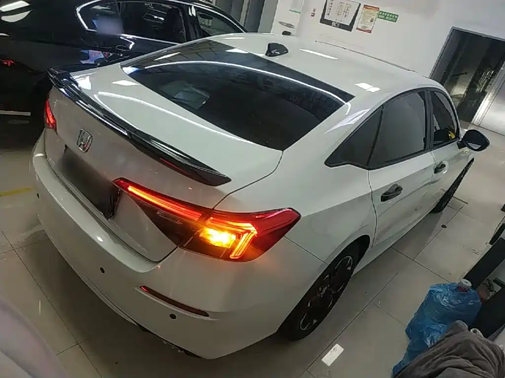 Honda Civic — фото 7