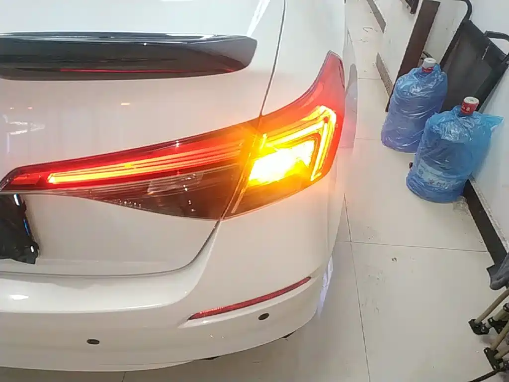Honda Civic — фото 8