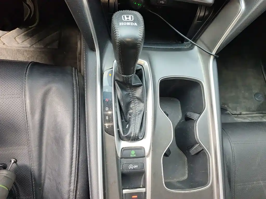 Honda Accord — фото 15
