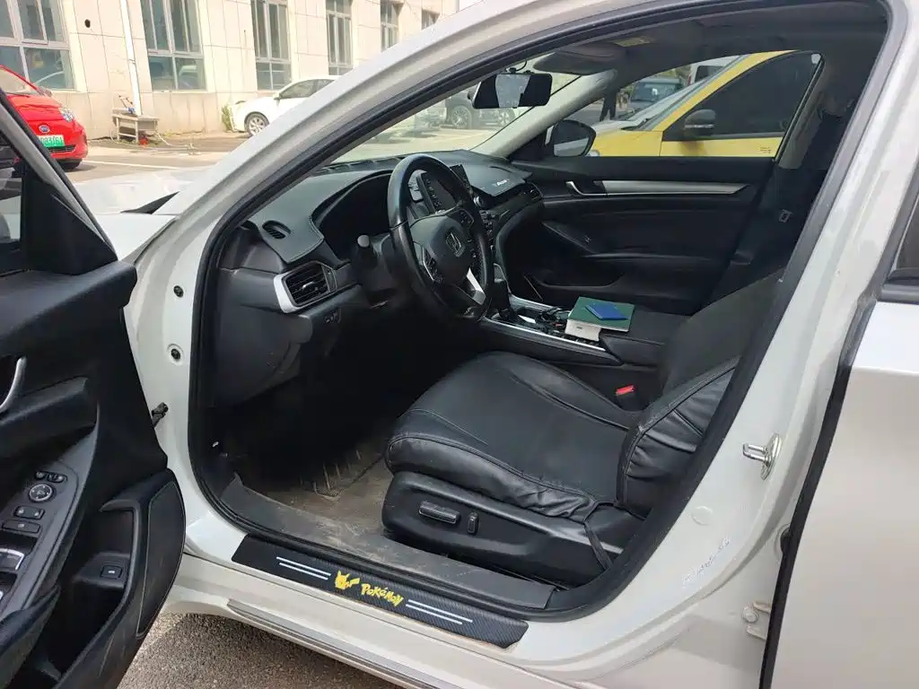 Honda Accord — фото 17