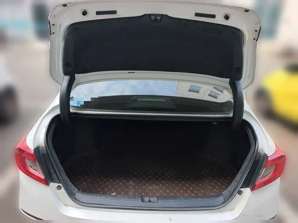 Honda Accord — фото 20