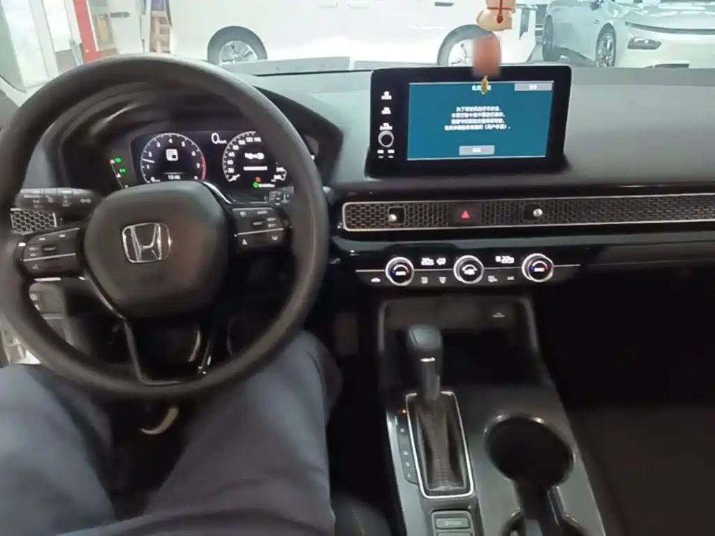 Honda Civic — фото 10
