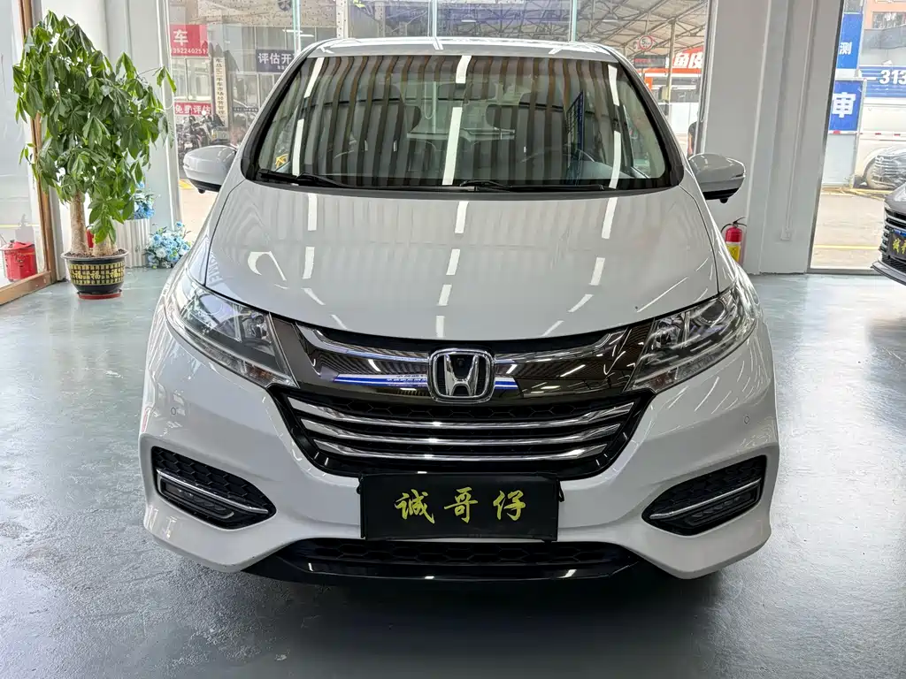 Honda Odyssey — фото 11