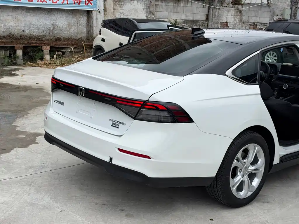 Honda Accord — фото 18