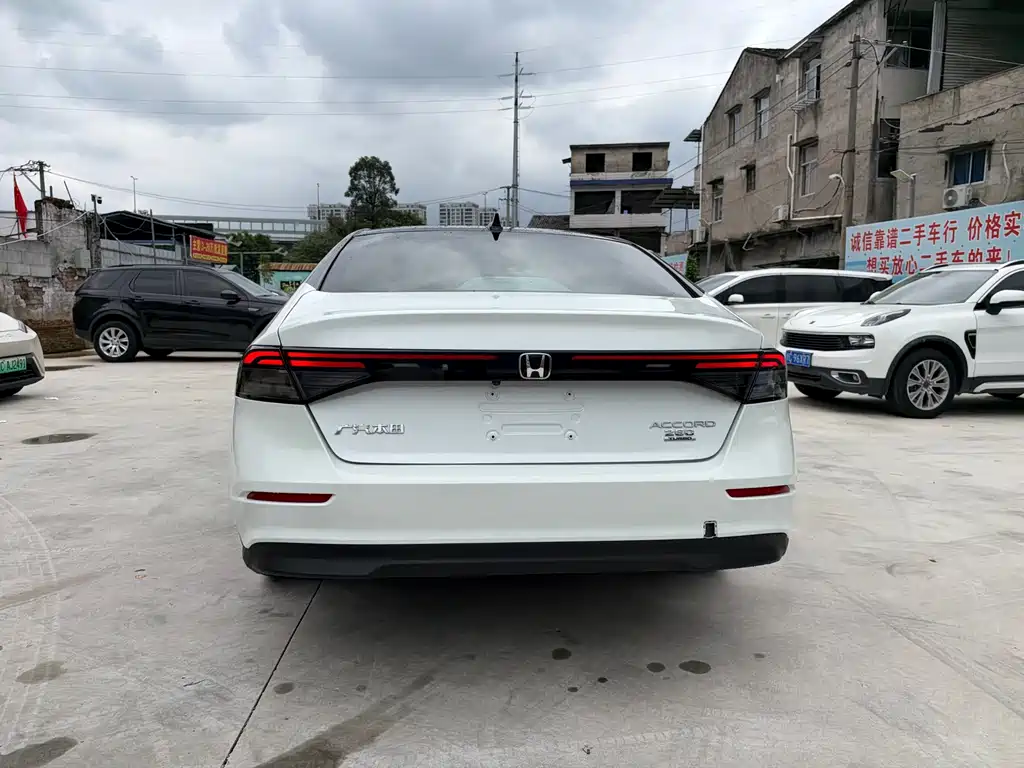 Honda Accord — фото 4