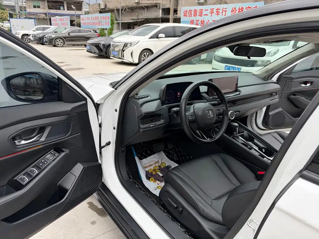 Honda Accord — фото 7