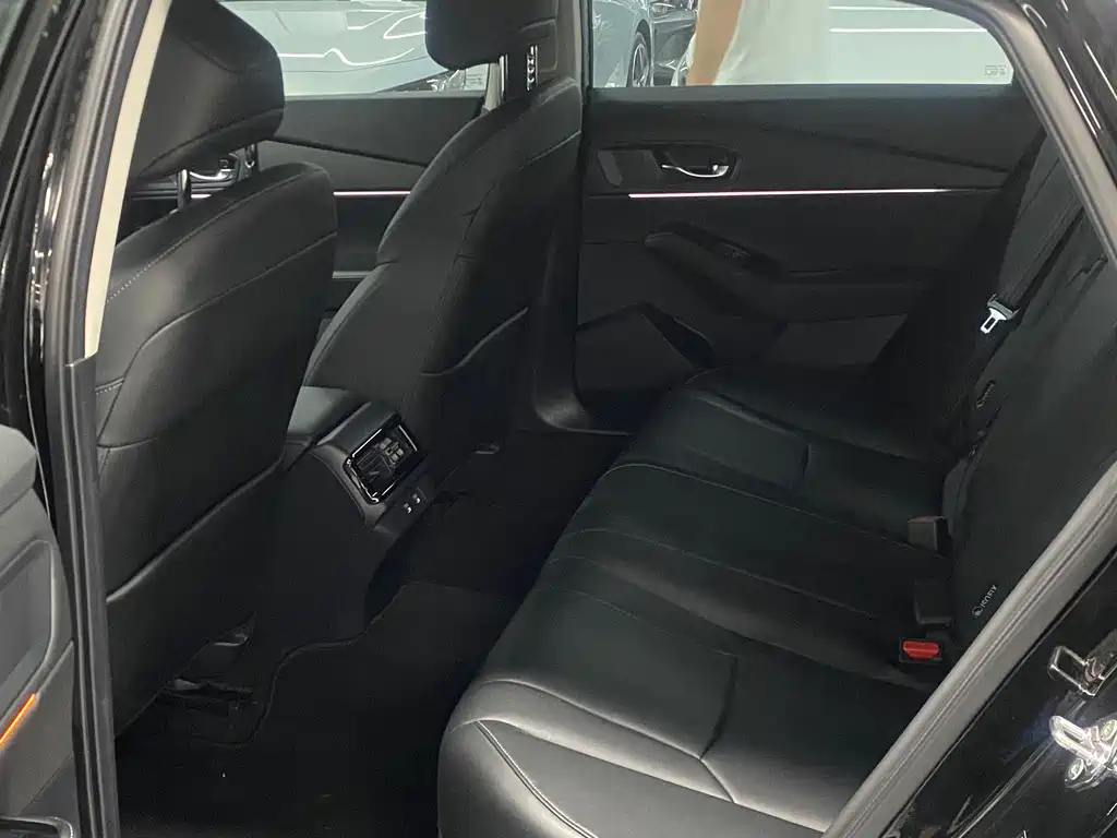 Honda Accord — фото 11