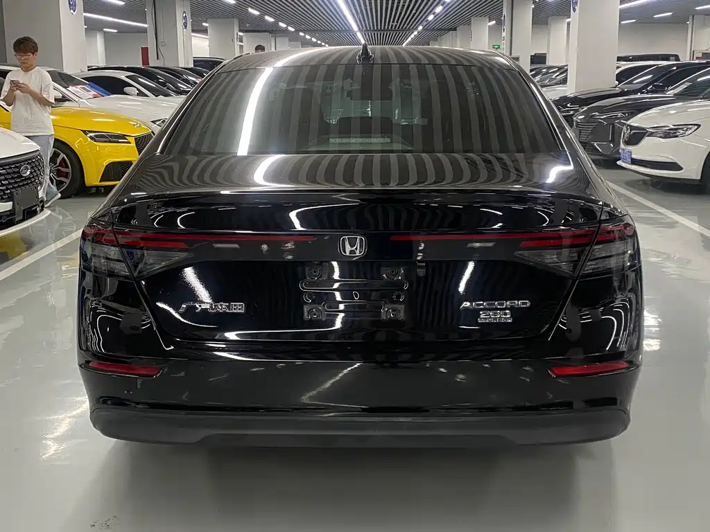 Honda Accord — фото 14