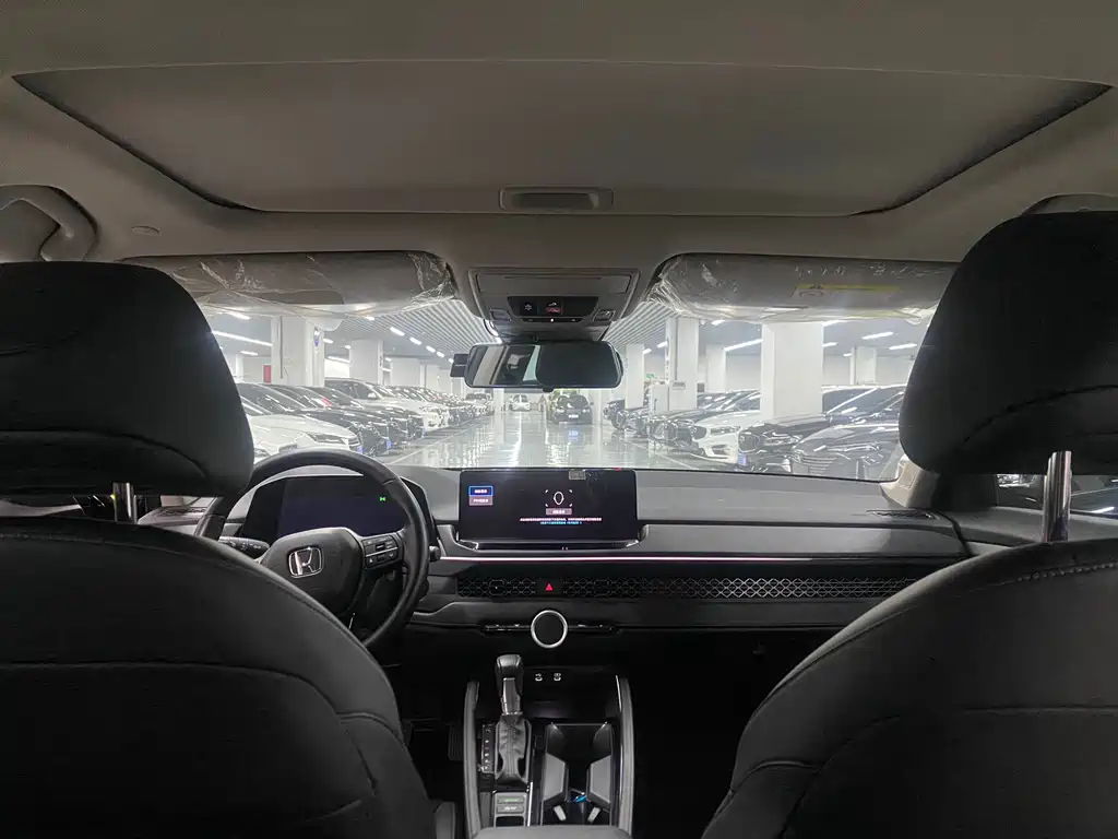 Honda Accord — фото 10