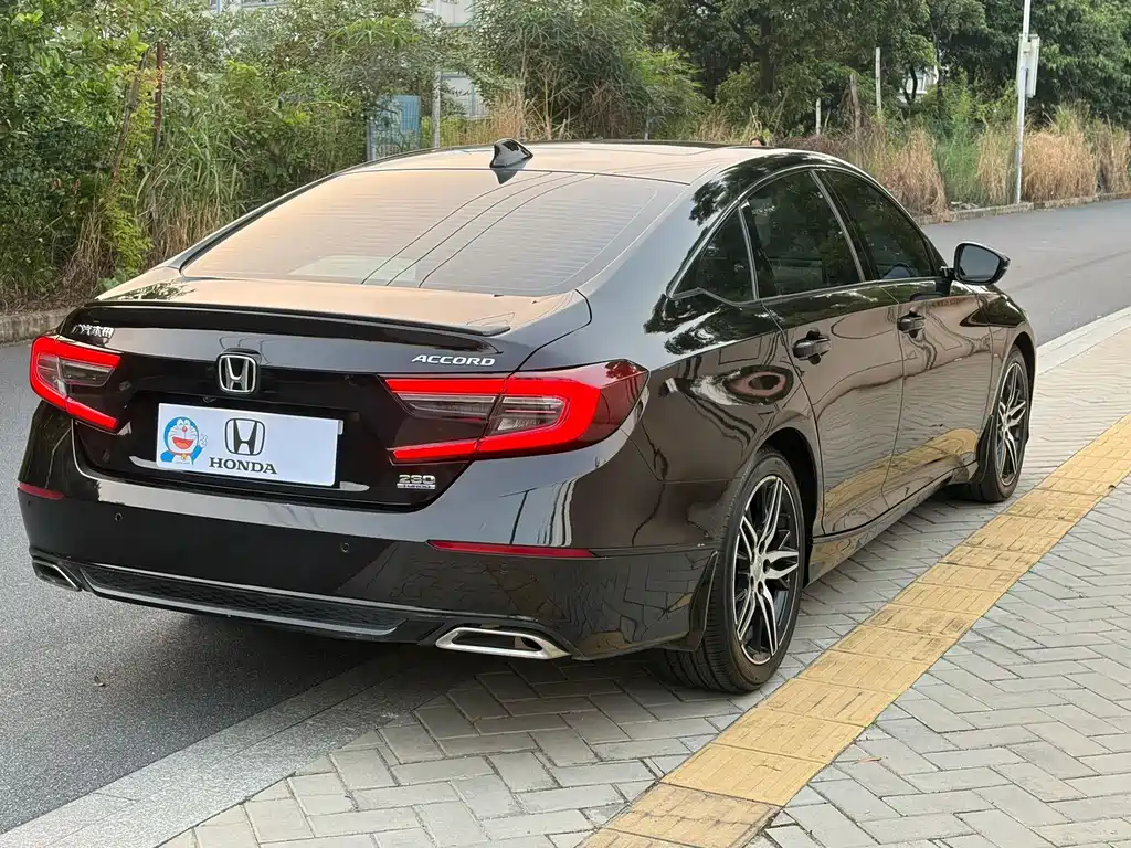 Honda Accord — фото 11