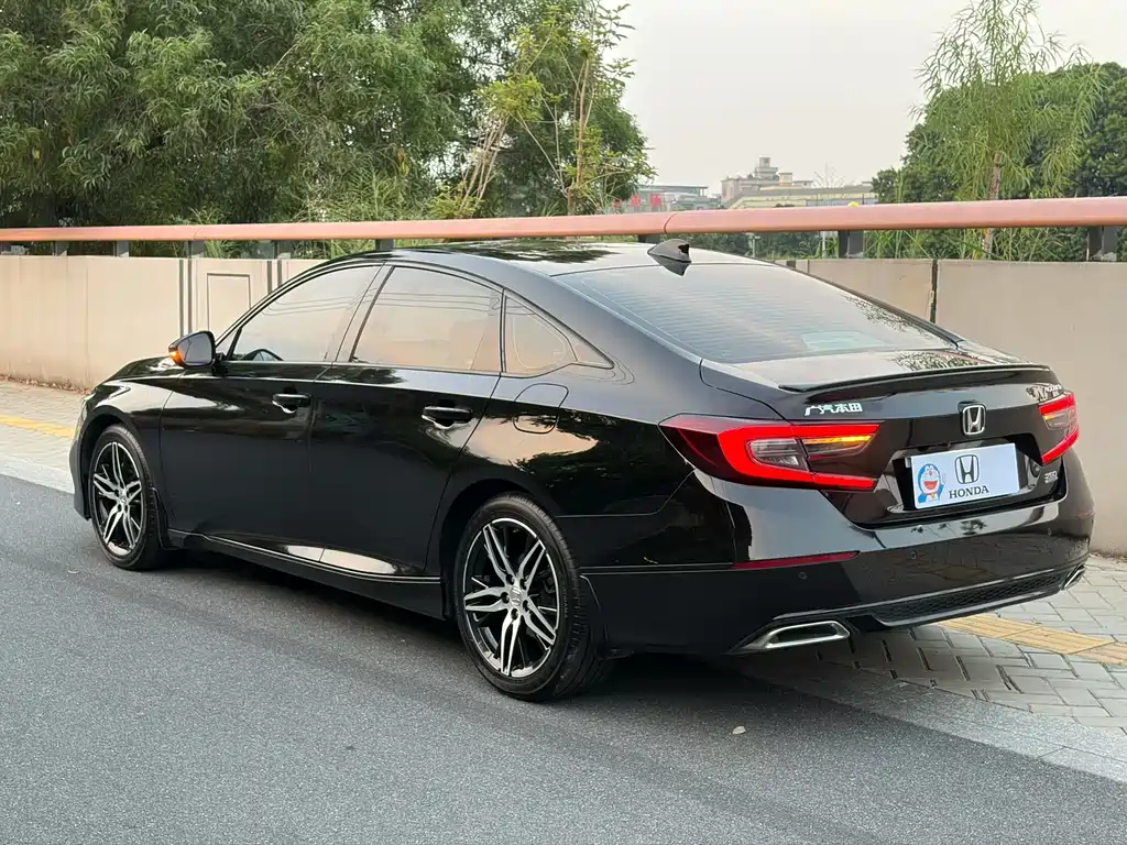 Honda Accord — фото 13